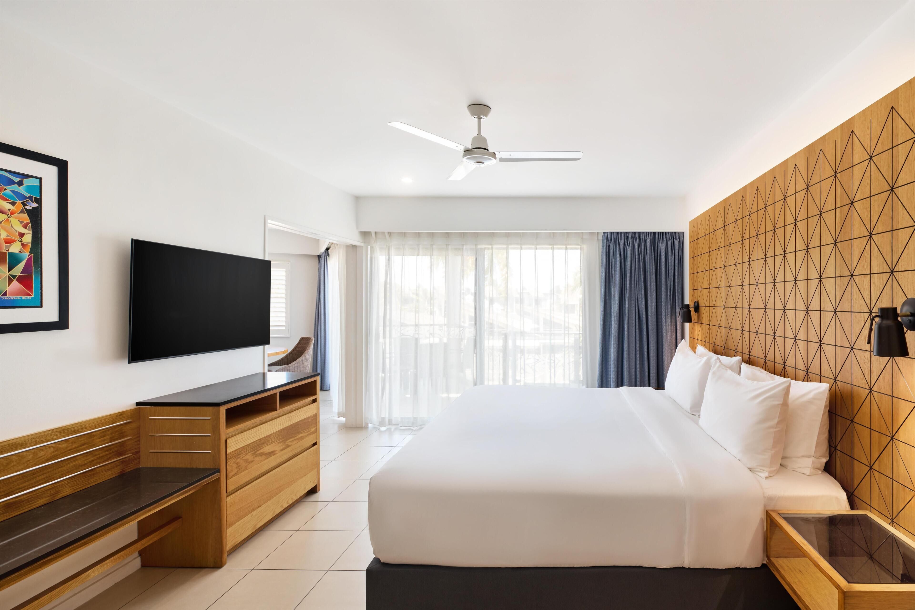 Premium bedding, minibar, in-room safe, desk