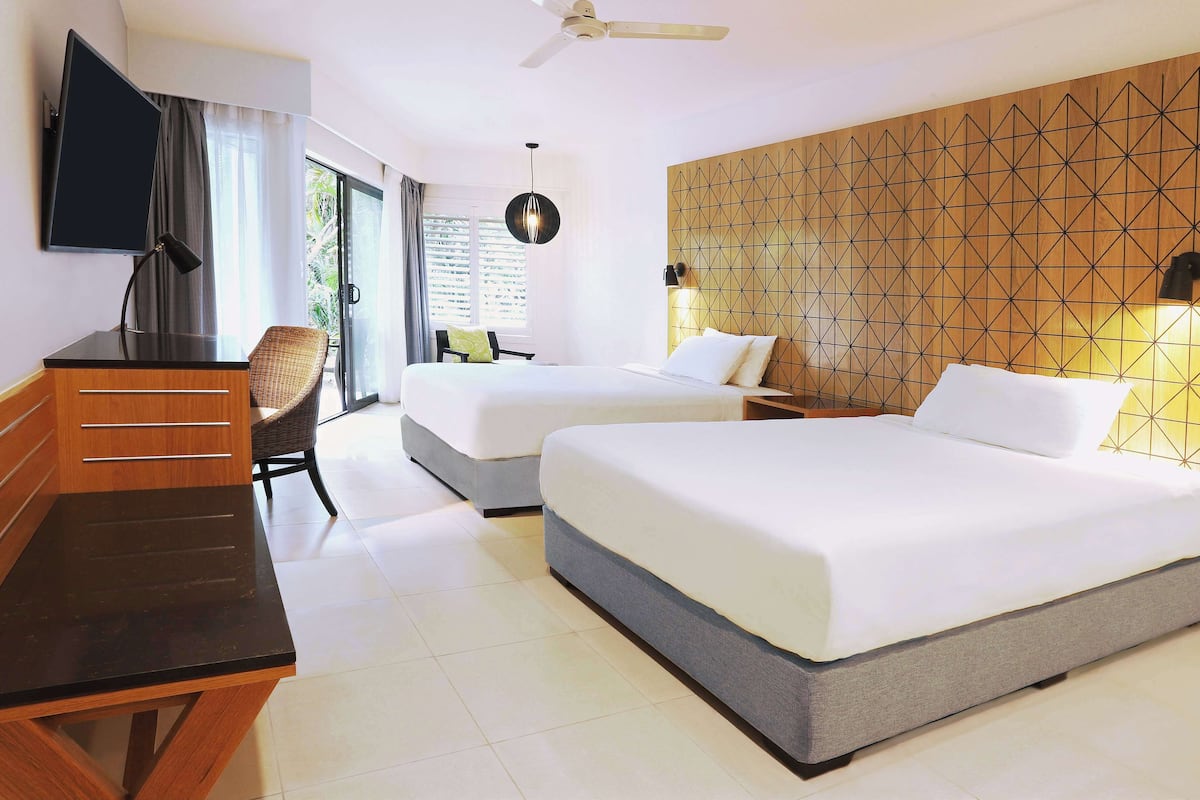 1 bedroom, premium bedding, minibar, in-room safe