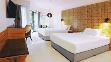 Deluxe Twin Room, Courtyard Area | Premium bedding, minibar, in-room safe, desk