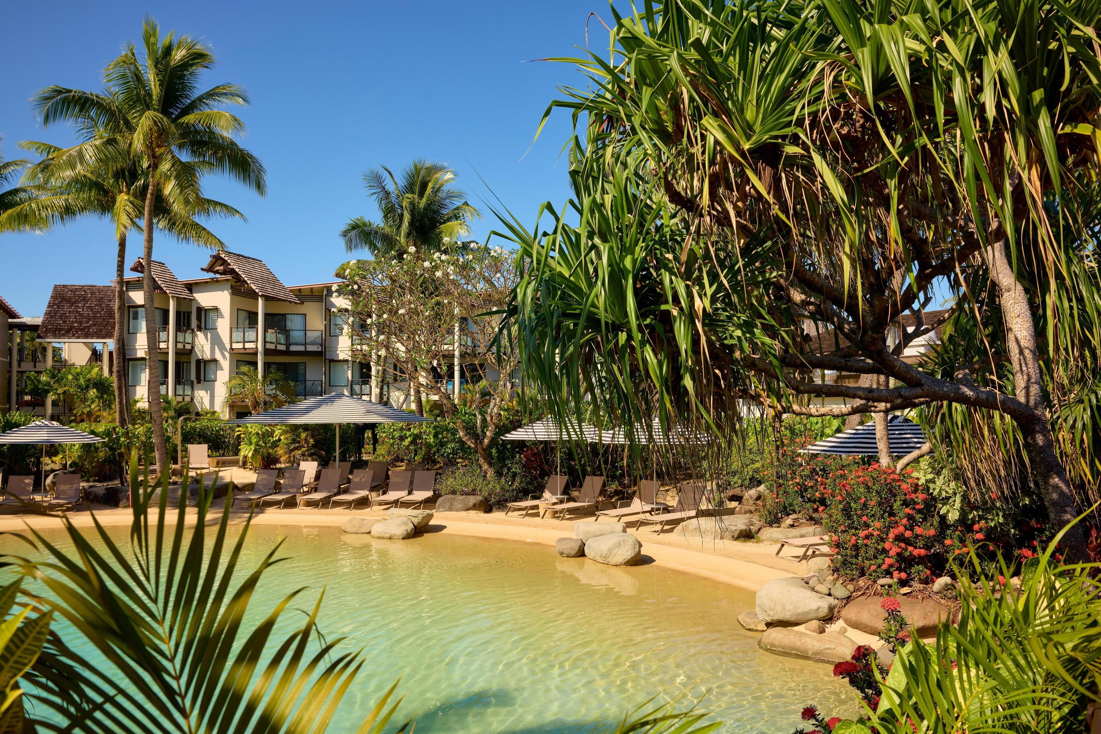 حمام سباحة خارجي
