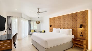 Luxe beddengoed, een minibar, een kluis op de kamer, een bureau