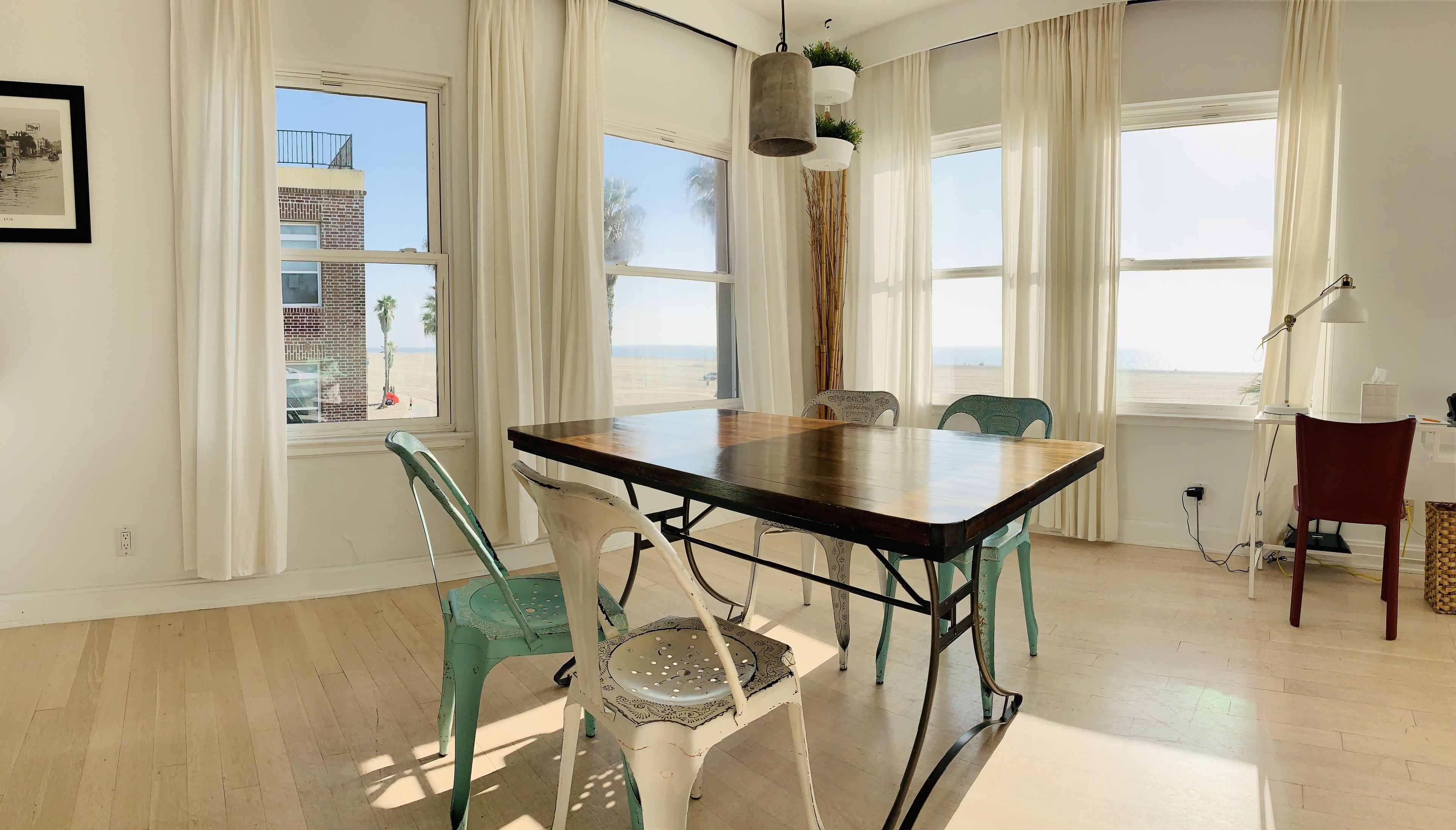 One Bedroom Suite | In-room dining