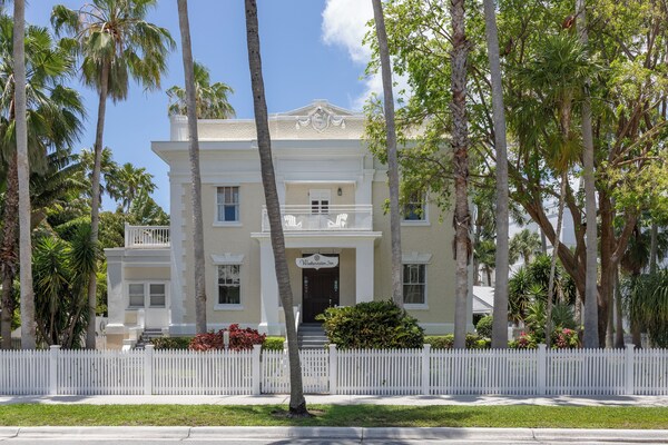 Weatherstation Inn - Key West, FL
