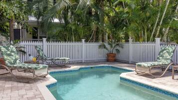 Outdoor pool, pool loungers