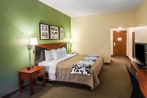 1 bedroom, desk, iron/ironing board, WiFi