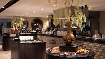 Daily buffet breakfast (EUR 18.50 per person)