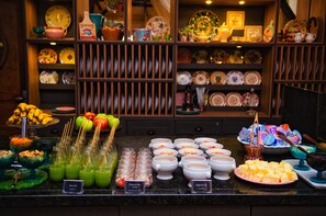 Free daily full breakfast