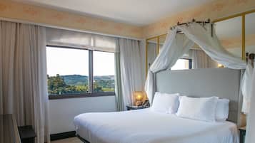 Suite Regia | 1 bedroom, hypo-allergenic bedding, pillowtop beds, minibar