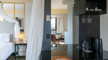 Suite Regia | Roupas de cama antialérgicas, camas com colchões pillow-top, frigobar