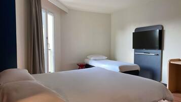 Literie de qualité supérieure, coffres-forts dans les chambres, bureau