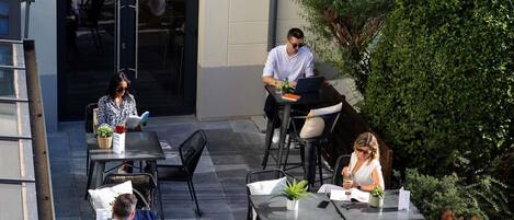 Bar (in der Unterkunft)