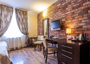 Standard Room, 1 Single Bed | Coffee and/or coffee maker