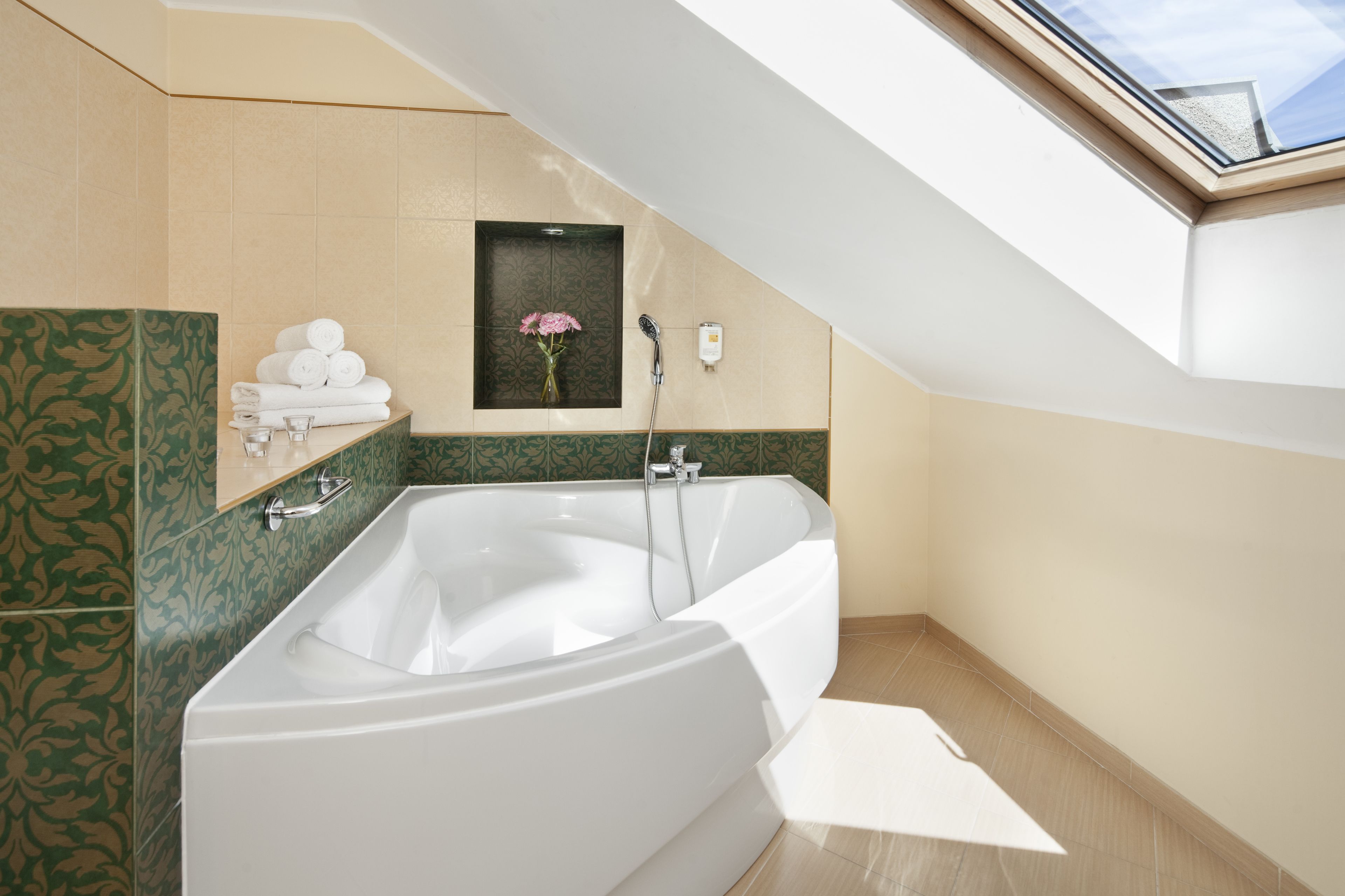 superior double or twin room | bathroom | free toiletries, hair dryer, towels