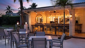 Bar ved poolen