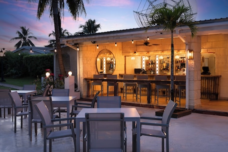 Poolside bar