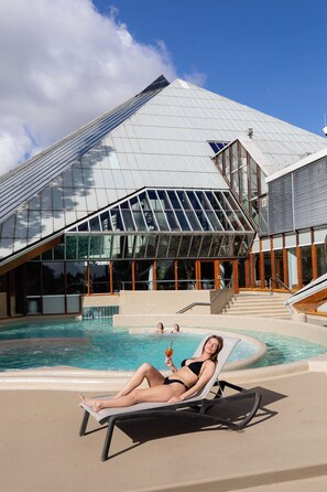 Indoor pool, 3 outdoor pools - Wellnesshotel Thermae 2000 (Valkenburg aan de Geul)