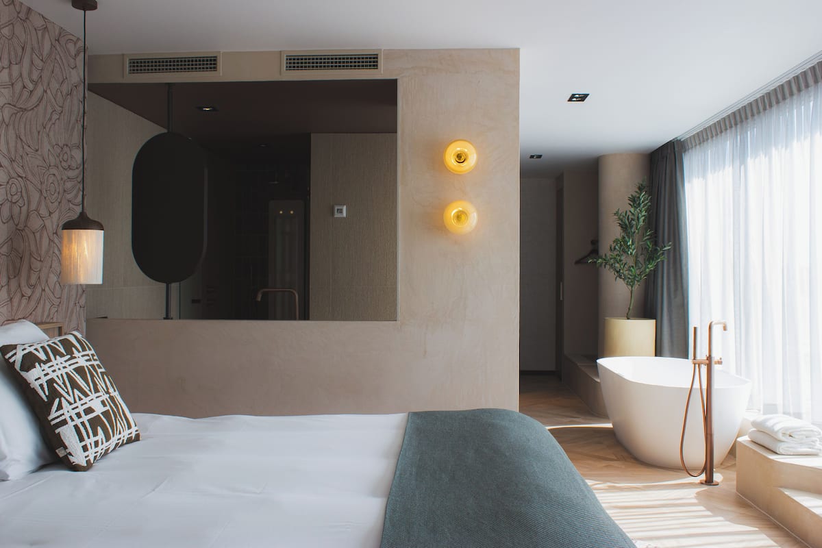 Exclusive Sauna Suite with sunshower ( Including Spa Access)