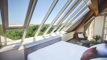 Wellness Suite with sunshower (Including Spa Access) | 1 bedroom, in-room safe, desk, free WiFi