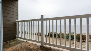 Room, 1 Queen Bed, Accessible, Ocean View | Balcony view