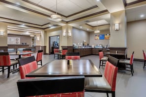Breakfast area - Comfort Inn & Suites North Little Rock McCain Mall (North Little Rock)