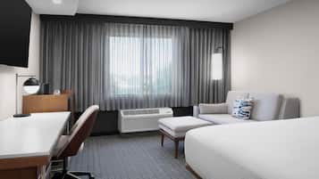 1 bedroom, premium bedding, desk, laptop workspace