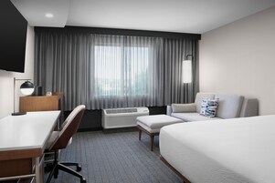 1 bedroom, premium bedding, desk, laptop workspace