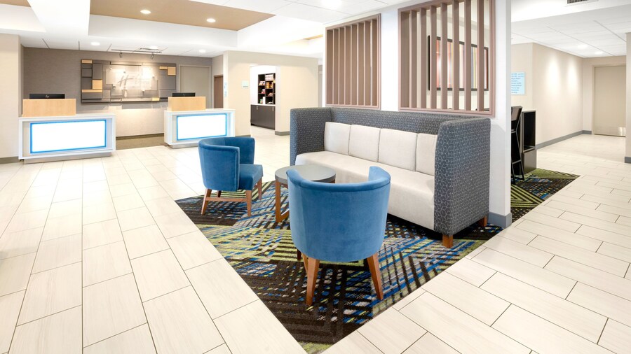 Holiday Inn Express & Suites Marysville by IHG