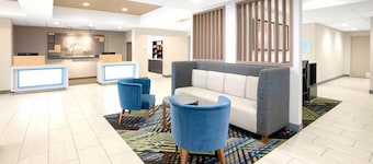 Holiday Inn Express & Suites Marysville by IHG