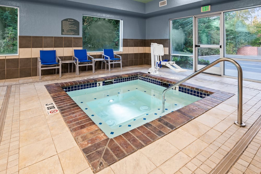 Holiday Inn Express & Suites Marysville by IHG