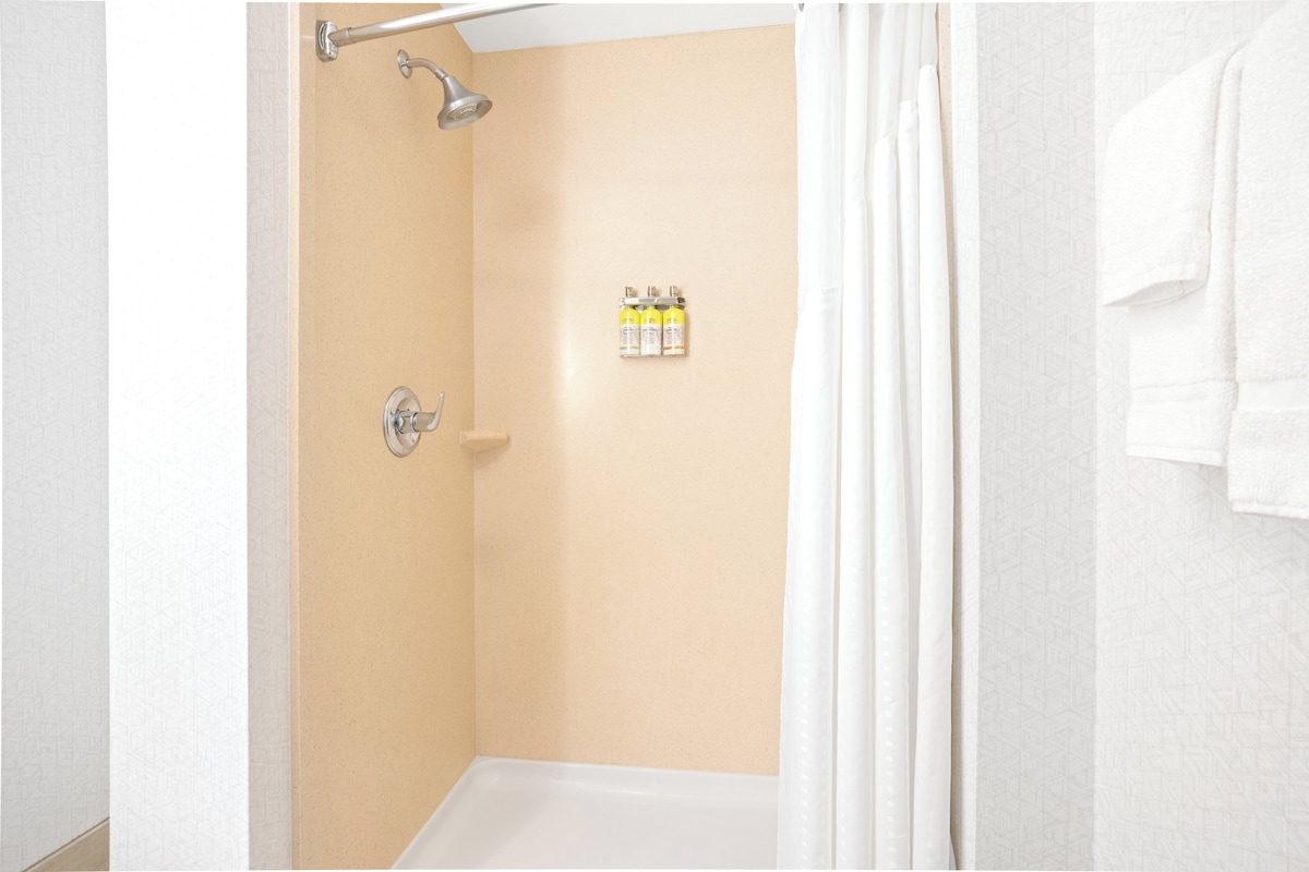 Suite, 1 King Bed (Extra Floor Space) | In-room safe, desk, iron/ironing board, cribs (surcharge)