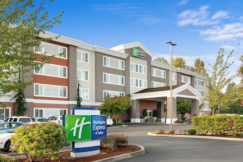 Holiday Inn Express & Suites Marysville by IHG