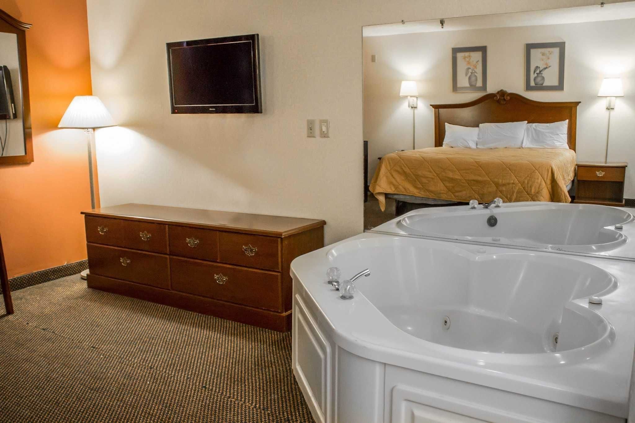 Desk, blackout curtains, free WiFi, bed sheets