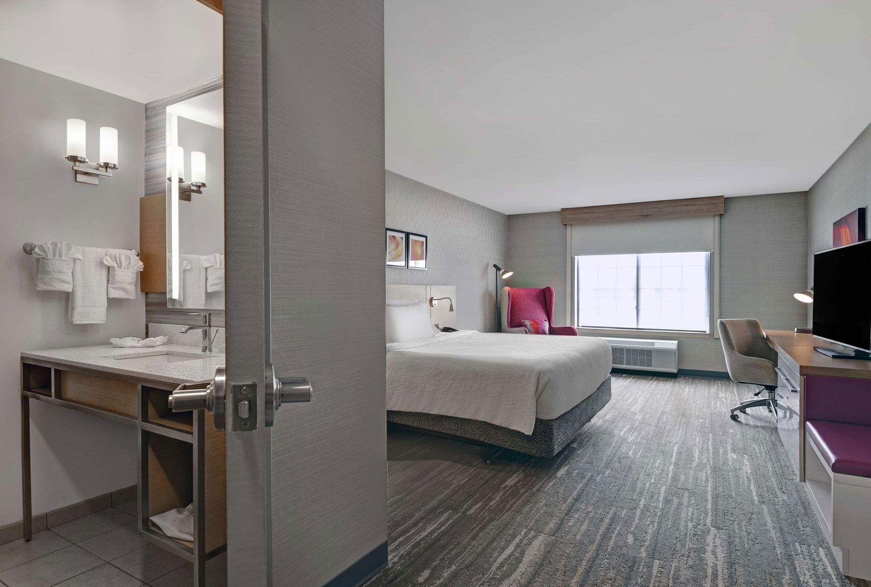 Hypo-allergenic bedding, in-room safe, desk, laptop workspace