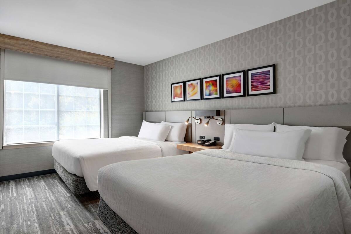 Hypo-allergenic bedding, in-room safe, desk, laptop workspace
