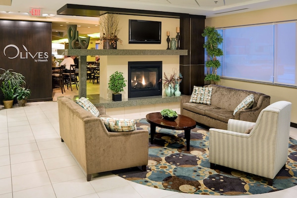 Breakfast, lunch and dinner served