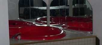 Passport Inn and Suites Middletown 