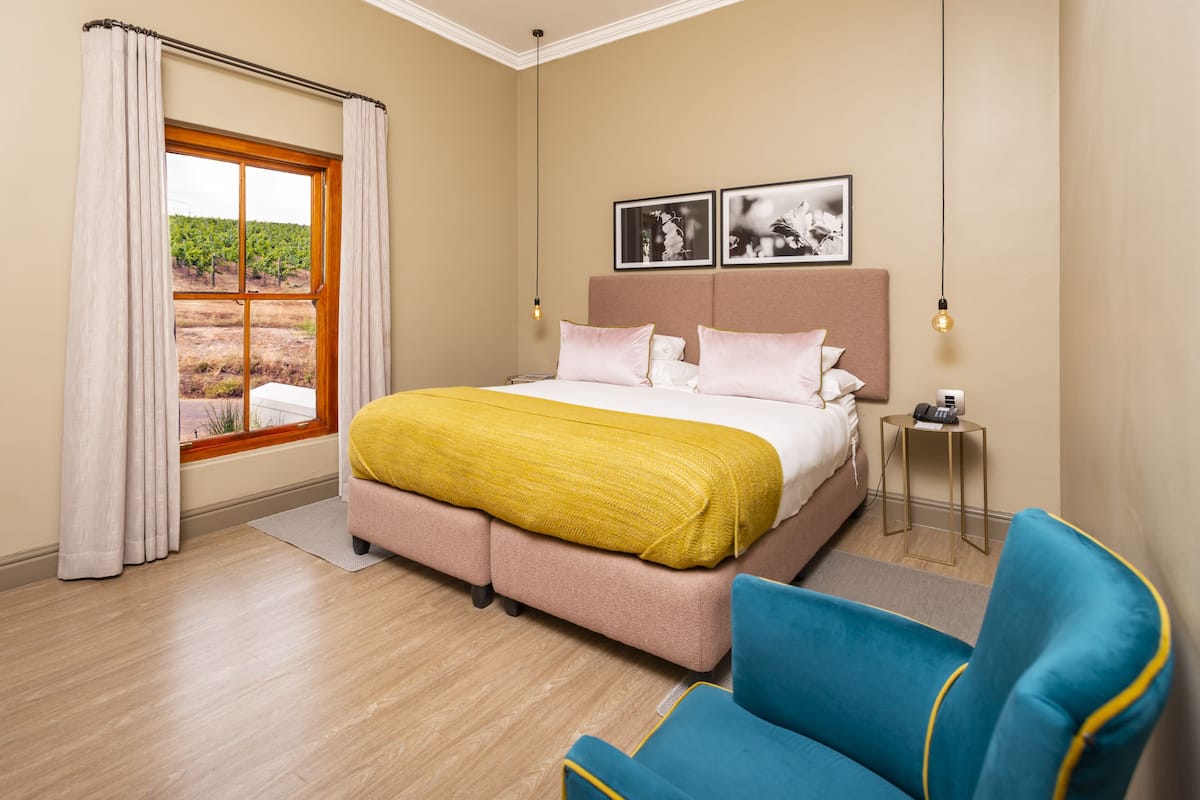 Standard Room, Double Bed | 2 bedrooms, in-room safe, soundproofing, iron/ironing board