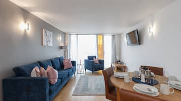 Apartment, 2 Bedrooms | Living area