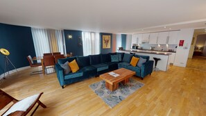 Apartamento, 2 habitaciones (6 Person) | Sala de estar | Una televisión de pantalla plana