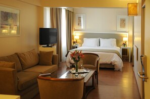 Suite, 1 Queen Bed | Premium bedding, down duvets, pillow-top beds, minibar
