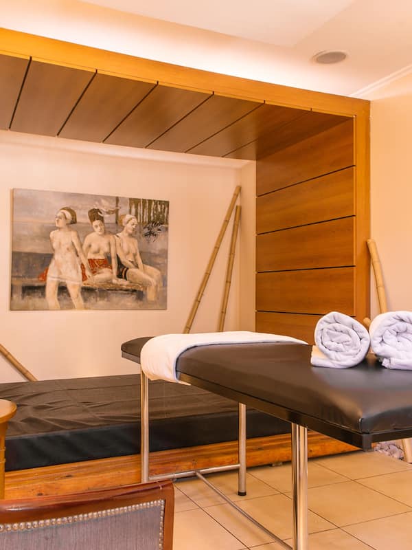 Behandlungsräume für Paare, Sauna, Whirlpool, Türkisches Bad/Hamam