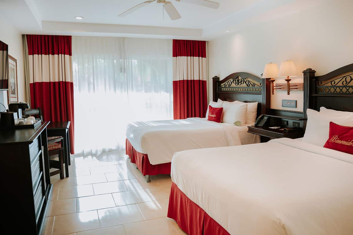 Room, Terrace, Garden View | 1 bedroom, minibar, in-room safe, desk