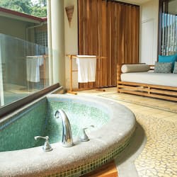 1 phòng ngủ, minibar, két bảo mật tại phòng, bàn