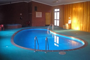 Indendørs pool