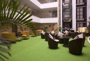 Lobby lounge