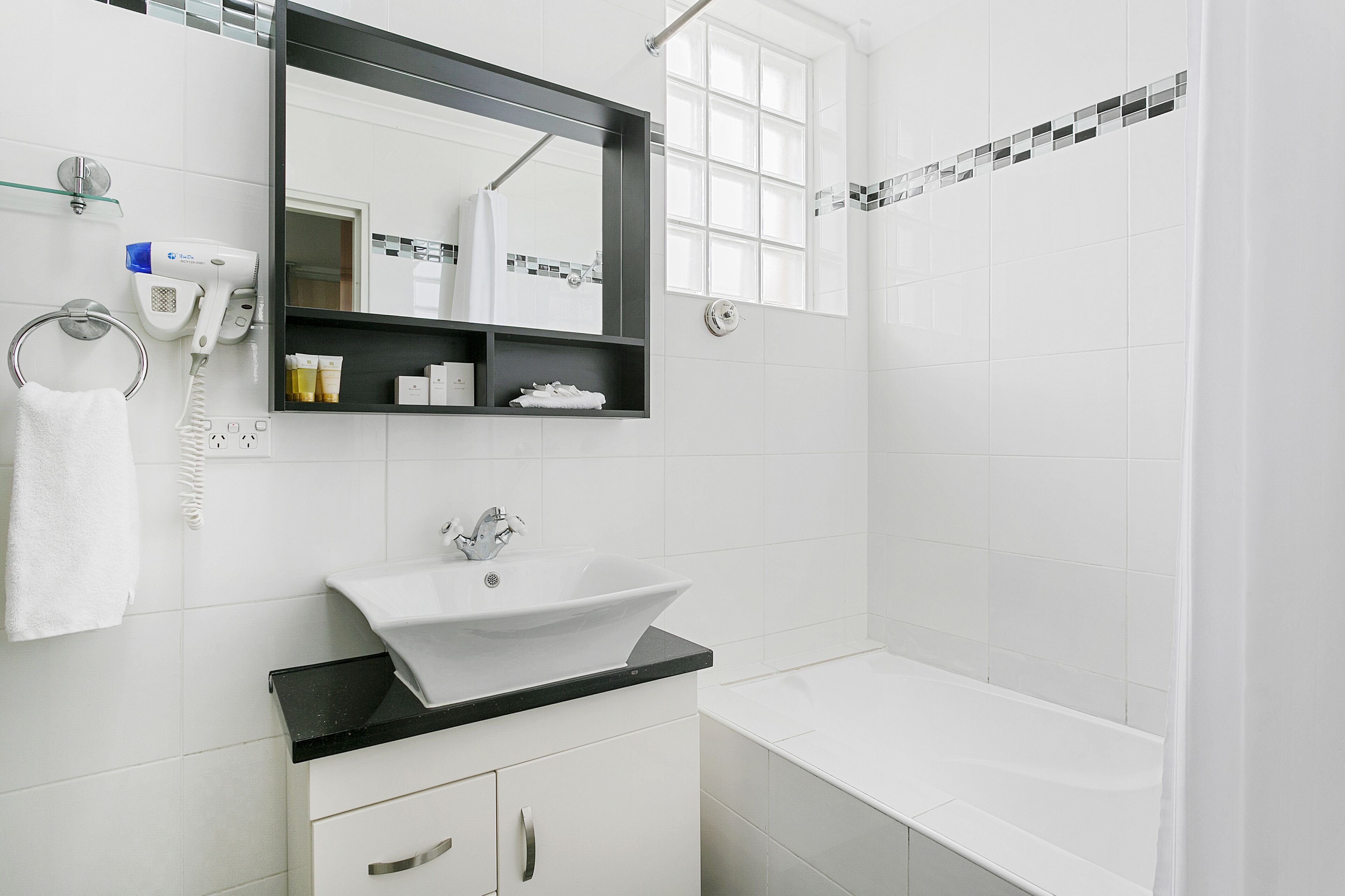 Photo - Comfort Inn & Suites Burwood