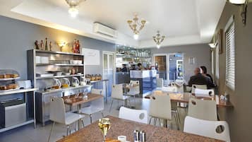 Daily cooked-to-order breakfast for a fee