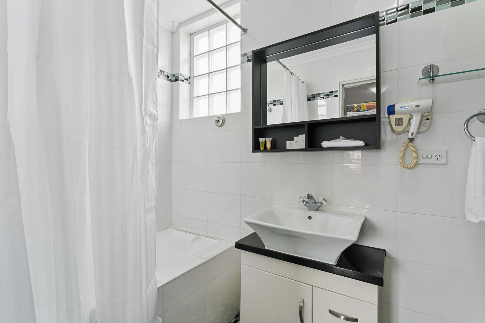 Photo - Comfort Inn & Suites Burwood