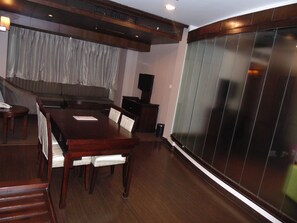 Suite | Ruang tamu | TV 