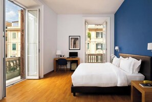 Minibar, in-room safe, desk, soundproofing - Ferrari Home (Rome)